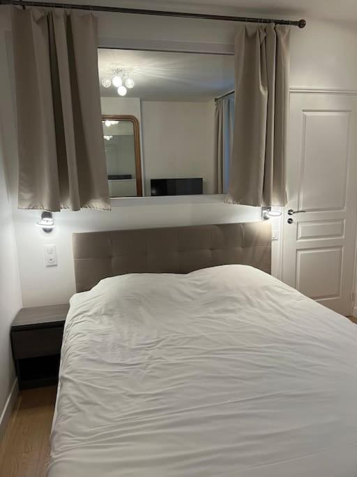 Luxury Appartment, Champs Elysees, Neuf ! Parigi Esterno foto