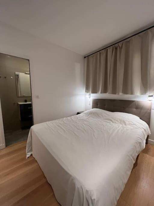 Luxury Appartment, Champs Elysees, Neuf ! Parigi Esterno foto